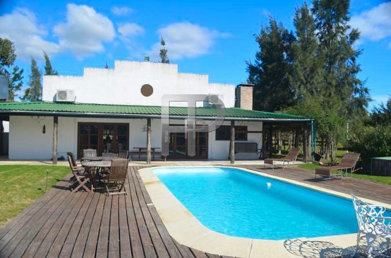 country house for sale san carlos