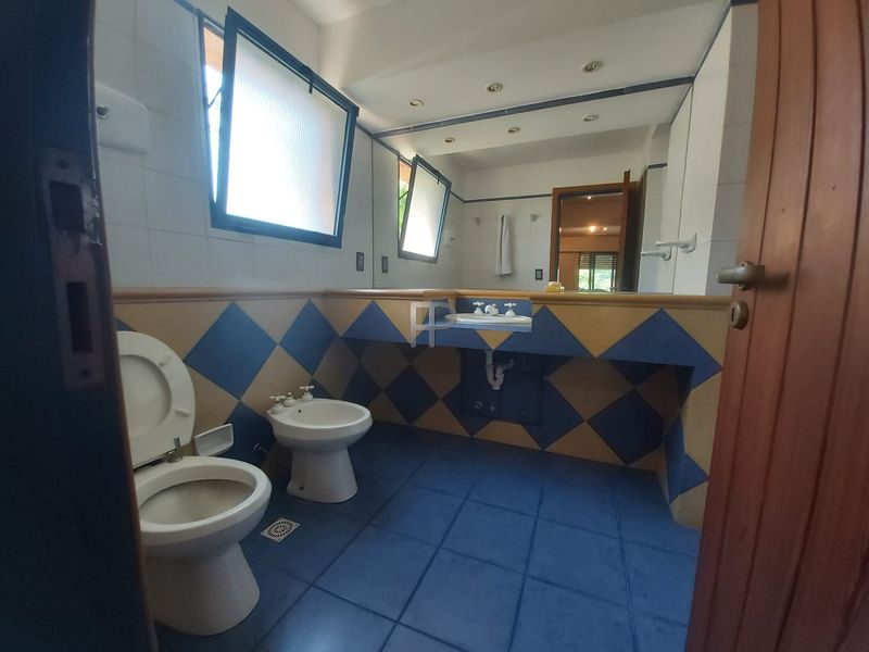 bathroom (photo 5)