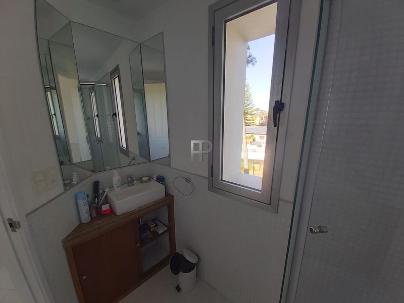 bathroom  (photo 2)